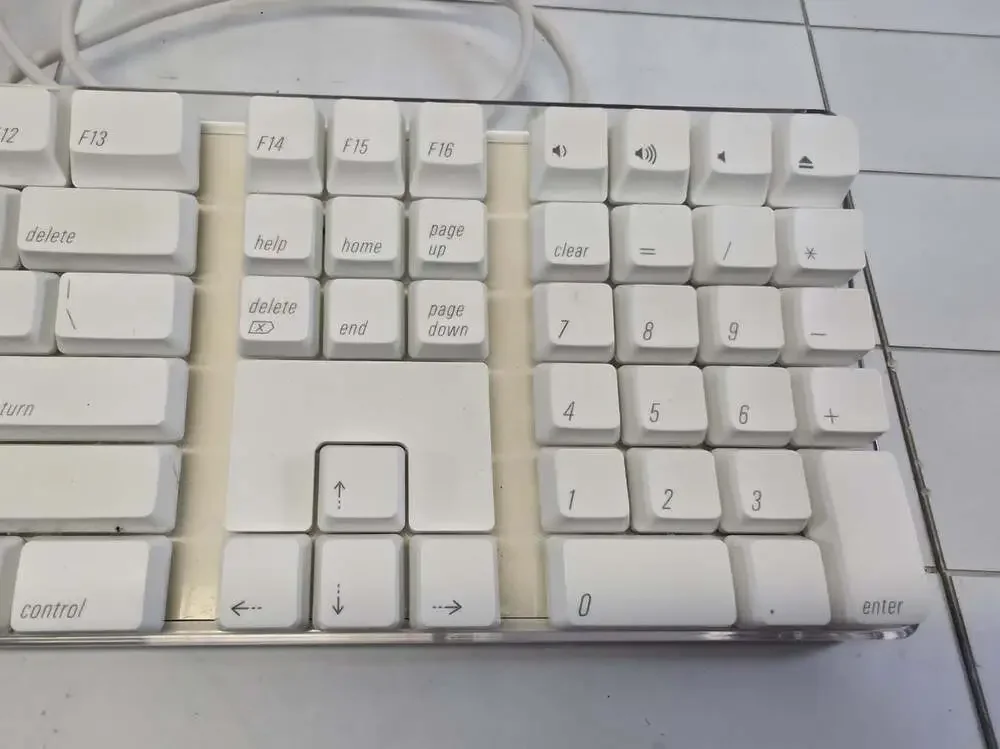 Apple wired mouse